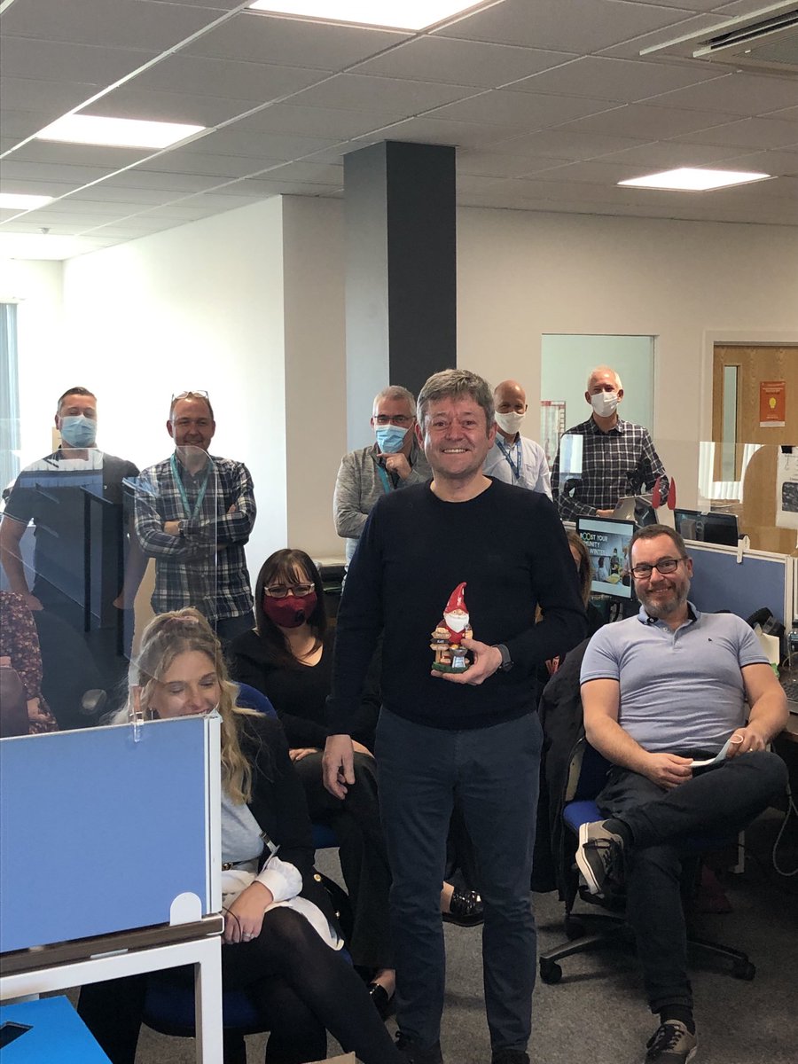 SarahBrampton's tweet image. Saying goodbye to Andy McMinn ⁦⁦@UHP_NHS⁩ . A true friend &amp;amp; brilliant leader of our amazing procurement team. We wish him well  and thank him for his outstanding contribution to patient care ⁦⁩ over the last 14 years ⁦@AnnJamesNHS⁩ ⁦⁩ ⁦@jobe40⁩⁦