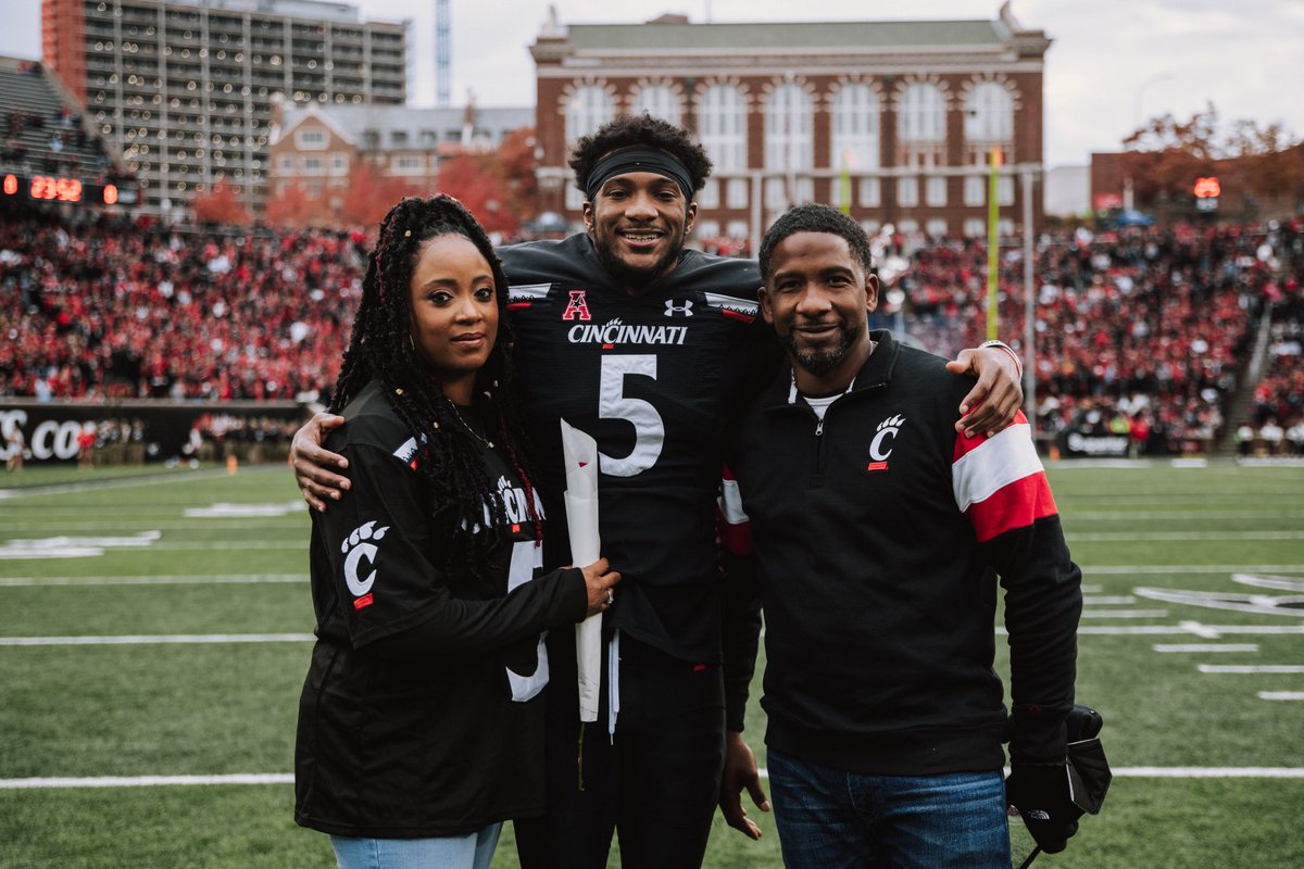 jordan10jones's tweet photo. ❤️ https://t.co/R2kOiZ71kY