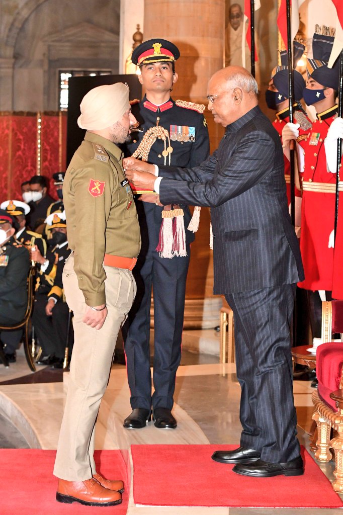 CRPF Academy is proud of its alumni Sh. Harshpal Singh, Second in Command (37th batch DAGO) who was bestowed with 'Kirti Chakra' today. He shall always  remain as an eternal inspiration to the present and future generations.
<a href="/crpfindia/">🇮🇳CRPF🇮🇳</a>