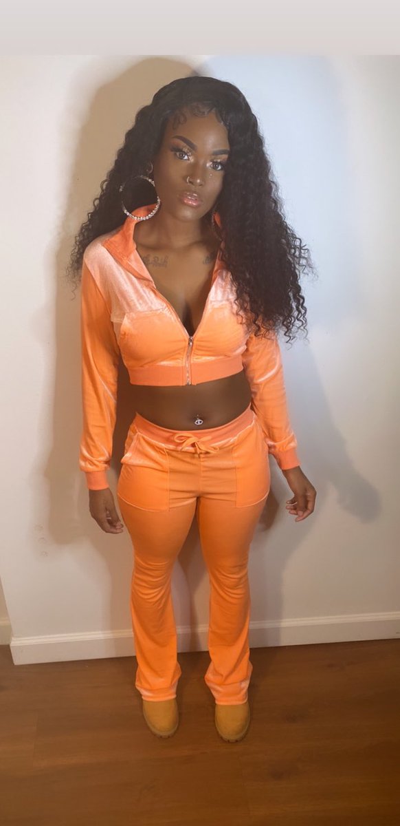 ForDollsOnly's tweet photo. Arrive in style ”The Doll Way”  this fall 🍁 when you shop our ”Velour Tracksuits” available in 🧡🖤🤎❤️ XS-XL https://t.co/LbVXWkUzCl  CHECK OUT WITH SEZZLE OR SHOP PAY TO PAY IN 4 INSTALLMENTS AND SAVE https://t.co/MdlkH7CmTO