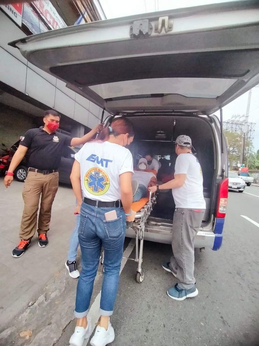 rescue_recon's tweet photo. 20 November 2021 - EMT batch 27 almost nearing their training as they take up their Ambulance Operations module.
Want to learn like them? Join us and enroll for the next batch with the orientation on Nov 22, 2021. DM us for more details.
#RescueRecon #onemissiononeteam #EMT https://t.co/Afc0tQBnxq