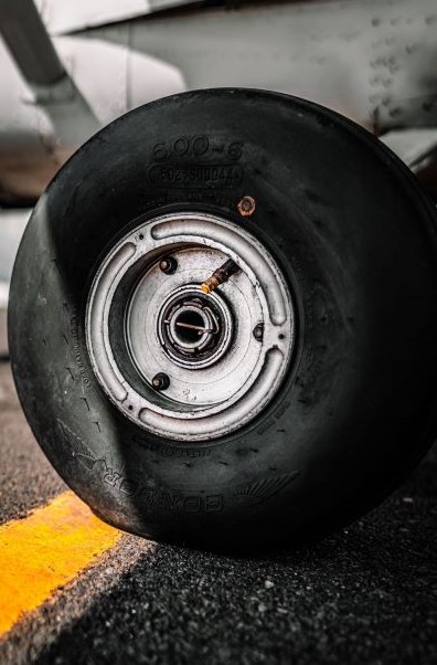 Aviation History Month Day 22:
Airplane tires are inflated six times the PSI of car tires!
#AviationHistoryMonth