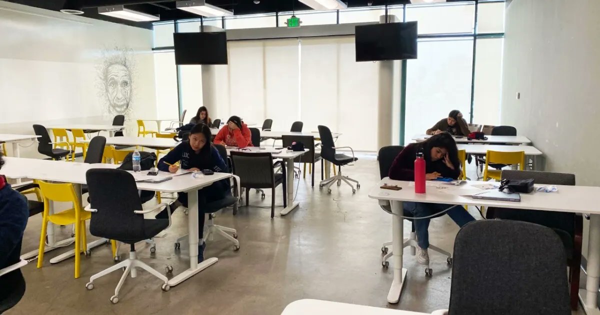 BruceLesley's tweet photo. UC slams door on SAT and all standardized admissions tests - Los Angeles Times https://t.co/gJV63gH6Qu
Fantastic! #EndTestingMadness https://t.co/Irghnbjs7z