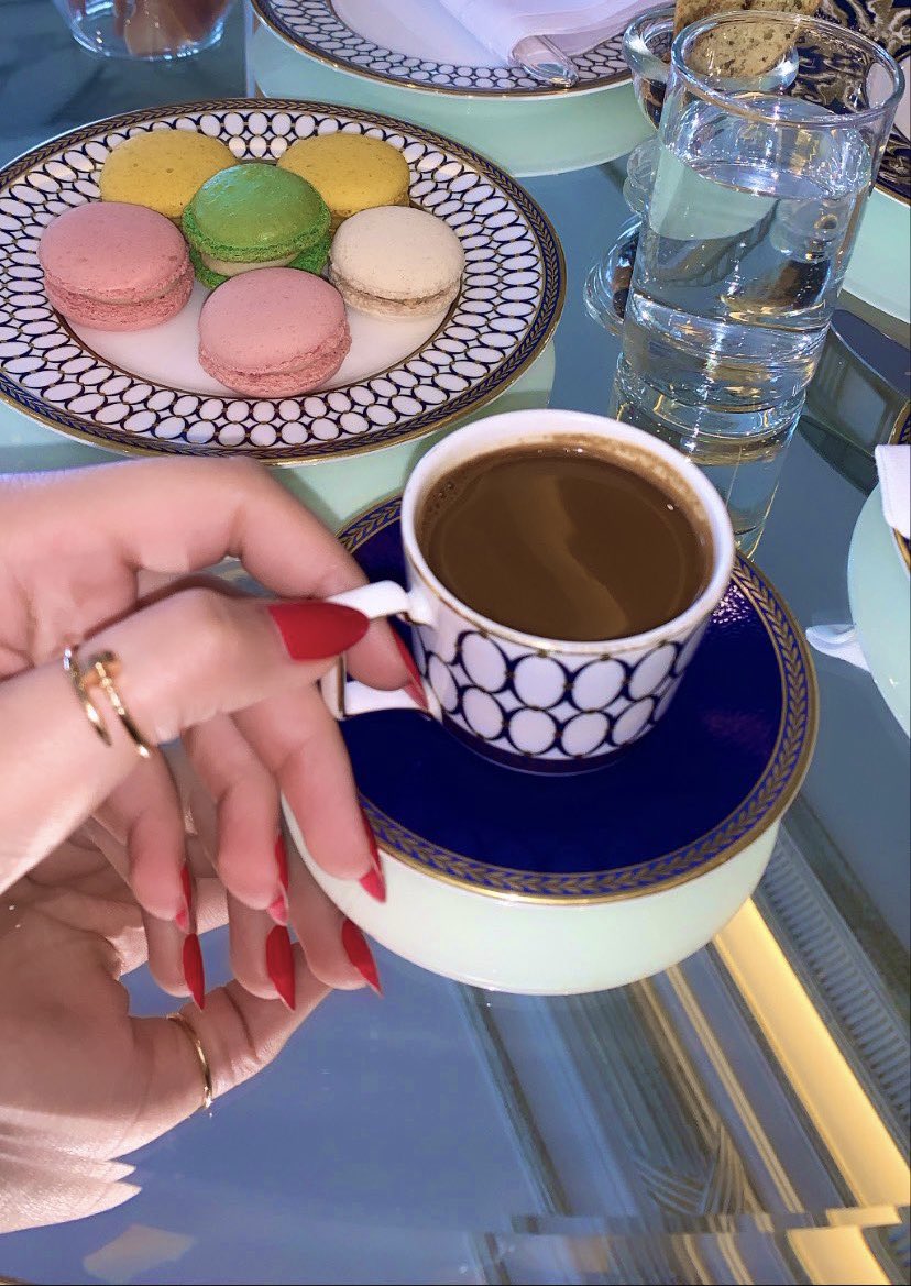 تمـر عـلى البـال ويرتـاح خاطـري وابتسـم♥️.