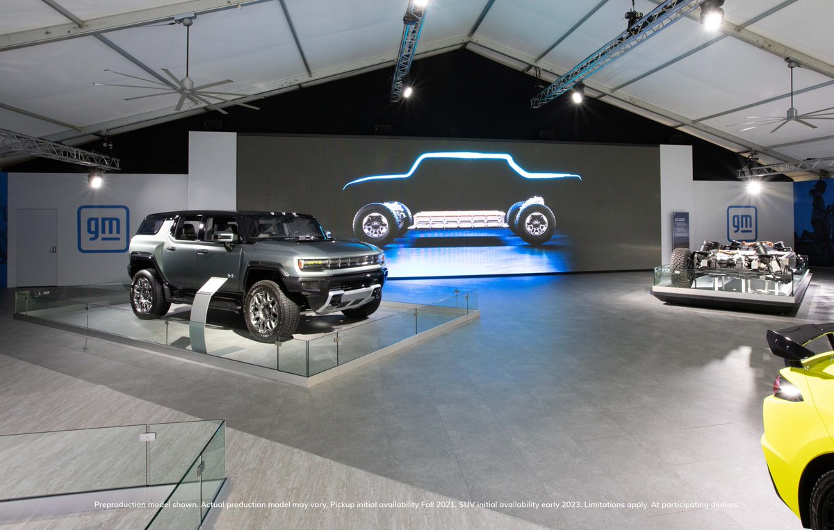 GMC's tweet photo. Car buyers have spoken. 🏆 #GMCHummerEV SUV earns Best in Show. Judged by car buyers themselves at the annual Detroit News Readers' Choice awards at #MotorBella. 

Reserve yours now. https://t.co/J2PbR2T0g6 https://t.co/auLBBHQX1n