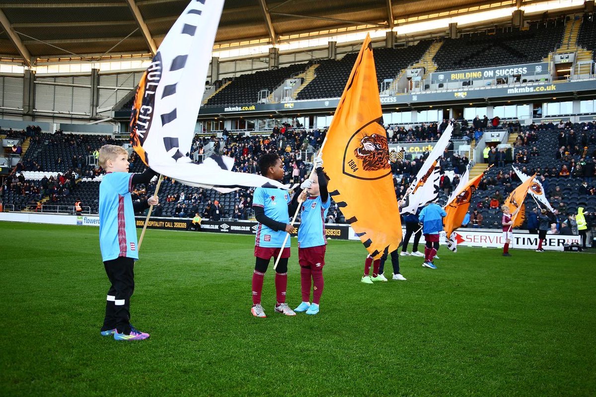 saintsjuniors's tweet photo. Our U9’s and U8’s flag bearing and on the pitch at half time for Hull City Vs Birmingham! 🇱🇻 https://t.co/dnJFXl0lgC