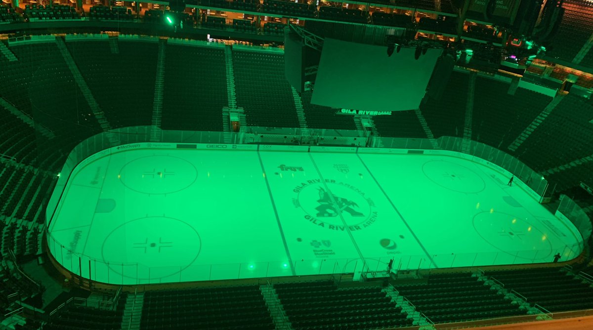 TheRobeWay's tweet photo. Painting the ice on a #NewGearMonday for the Arizona Coyotes at the Gila River Arena with #lightingdesigner Todd Stover & a house rig using 24 new @Robelighting #ColorStrobe purchased through @VideoWestInc.
#therobeway #robelighting #newrobegear #videowest #arenalighting https://t.co/qILbgtk15b
