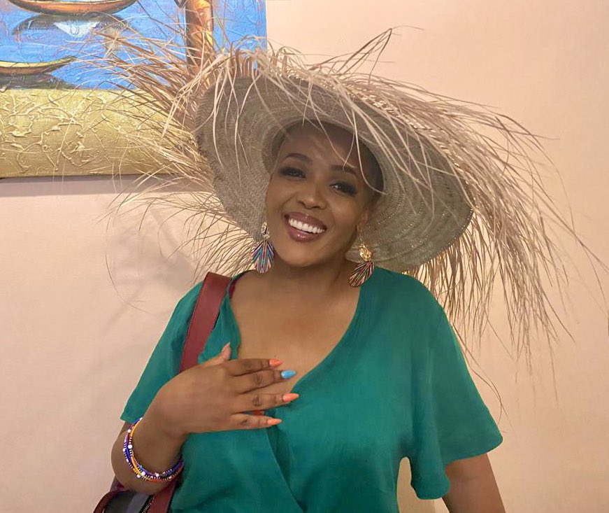 tumi_morake's tweet photo. Exactly a month before she turns 40. She ready. 30’s showed me flames - I hope I’m going into a cool down 🥴😁#fearlessfortyloading https://t.co/Y6rPnvePSR