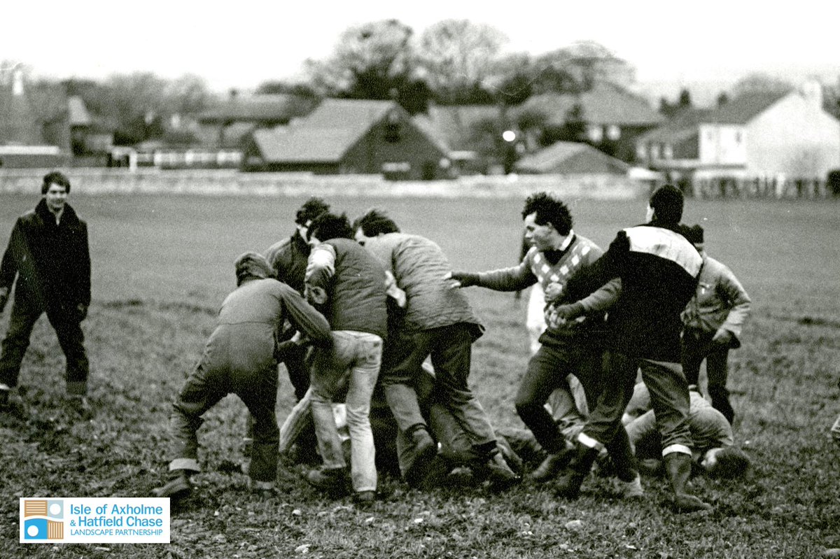 #IoAHC Fact of the week - Sack hood game.
This image shows the sack hood game taking place before the Haxey Hood, circa 1980's.
Check out our fact of the week - ioahc.net/news/
#history #haxey #haxeyhood #visitnorthlincs #isleofaxholme
