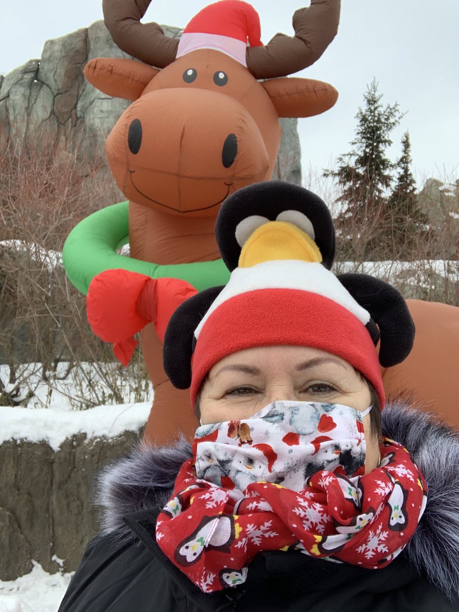 CarmenN1955's tweet photo. Volunteering taking pics for Variety the Children’s Charity today! #variety #makingkidshappy #feelslikeChristmas https://t.co/O5yDbLbF6A