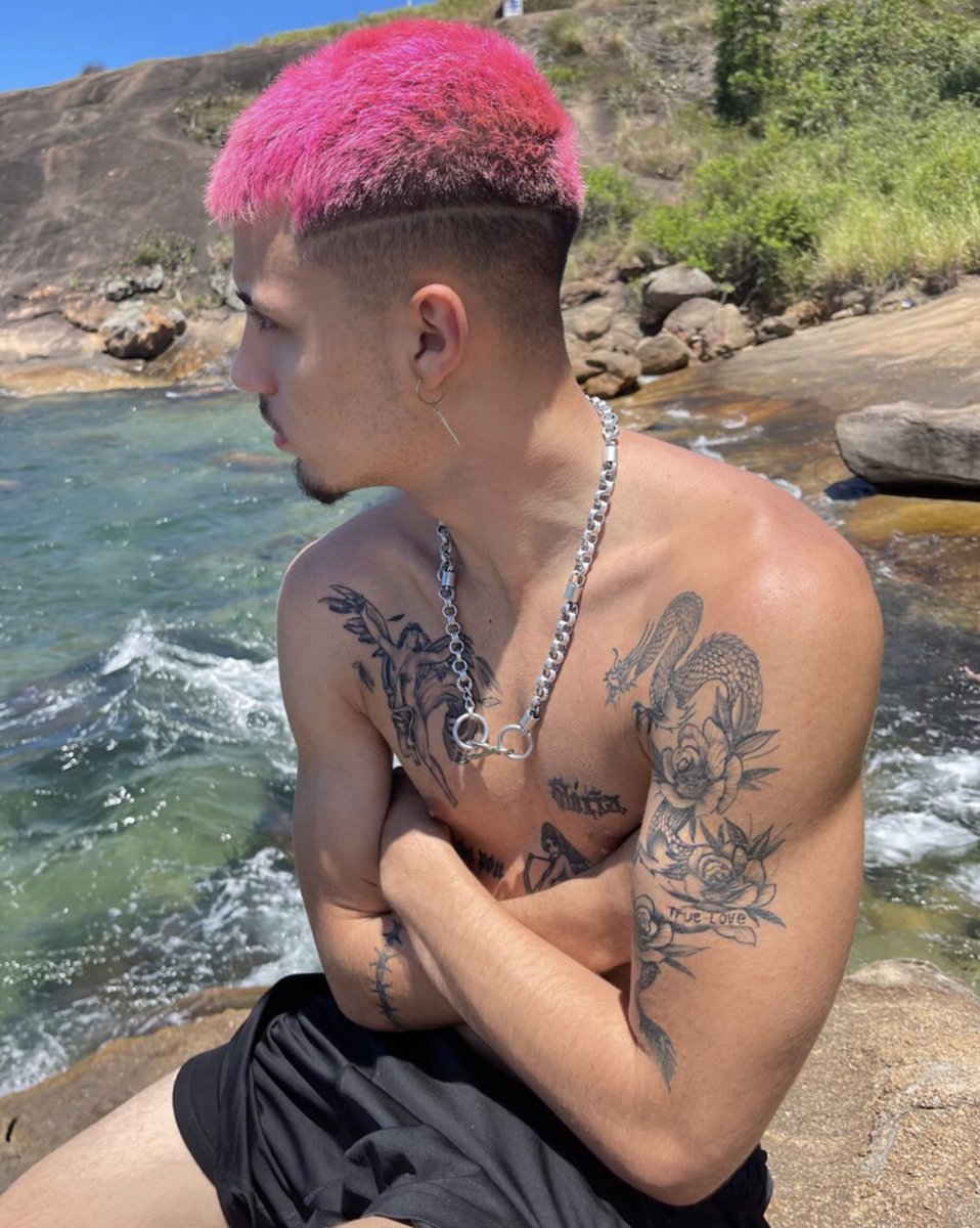 wetfemale's tweet image. pov: você namora comigo e ama tirar fotos minhas.