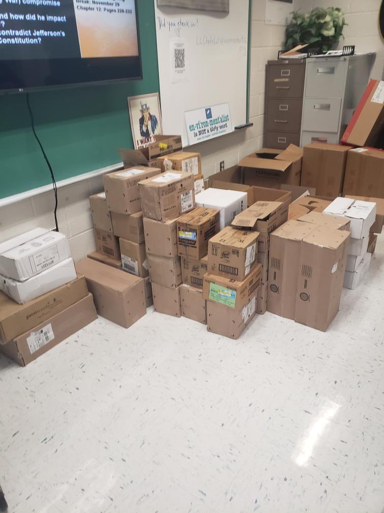 SDHSSeahawks's tweet photo. OPERATION WE CARE DRIVE continues through December 1st!
Thank you to the Harrison Group and Doubletree for supporting our Troop Donations project! Also, thank you to Tara Nunan and Kate Hughlett, #DecaturAlumni, for their leadership in organizing the donations. https://t.co/WQEnZKS05B