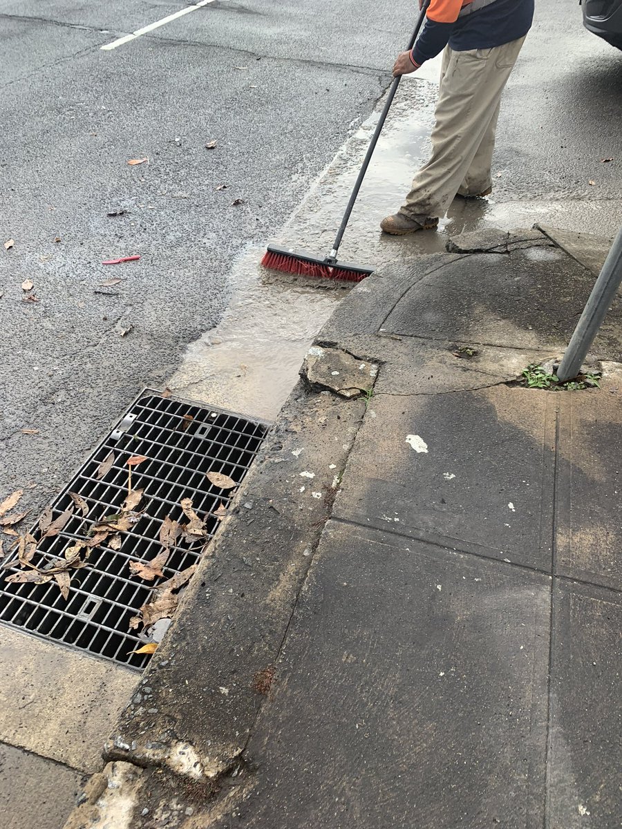 Happy to take a direct call from <a href="/PaulFletcherMP/">Paul Fletcher</a> @Matt_KeanMP <a href="/abcnews/">ABC News</a> about the deliberate breach of the NSW POE Act for the #NBN construction at Tempe just now! Cooks River is an important habitat for Migratory waders as defined under the EPBC Act. Fine these cowboys! Pls RT!