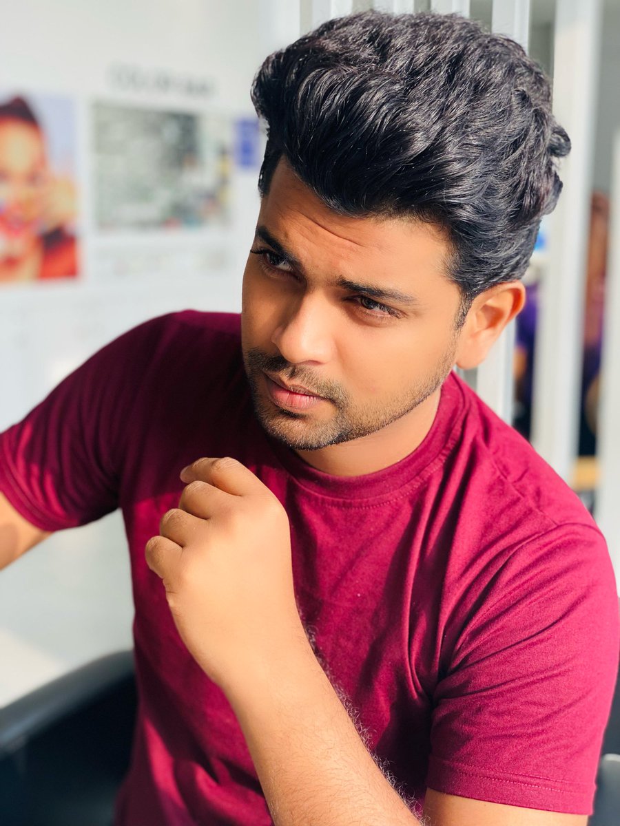 GayanGuyya's tweet photo. ජීවිතෙත් මැච් එකක් 🏏ඩ්‍රෝ වෙන්නෙ කලාතුරකින් ,
කෙනෙක් සතුටු වෙනකොට තවත් කෙනෙක් දුක් වෙනවා .... 😌

ජයග්‍රාගී සුබ දවසක් #හැමෝටම ❤️

 Hair done by : Naturals Salon 

#goodmorning #gayangunawardana #guyya  #gayan #goodvibes #staysafe https://t.co/LW8Wq2cYW9