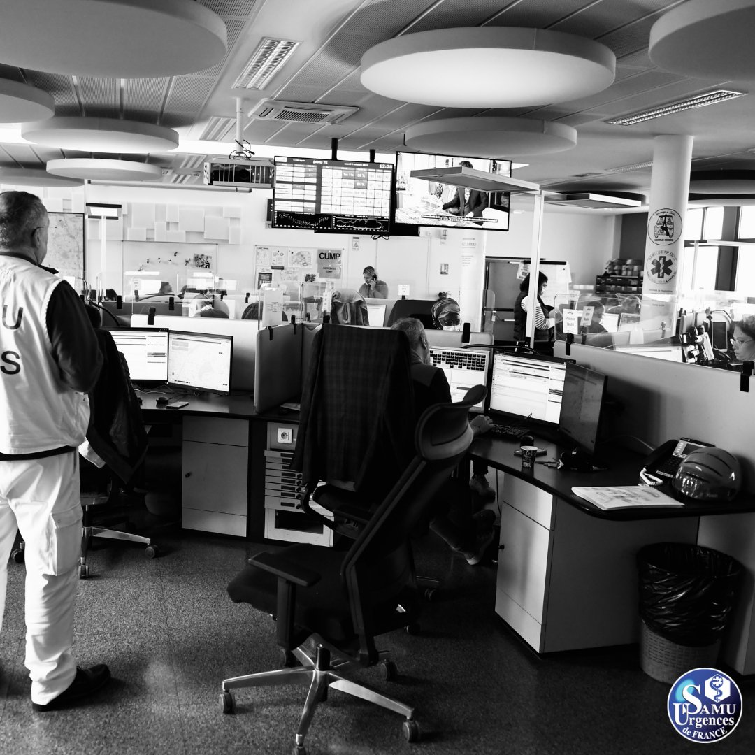 SUdF_Officiel's tweet photo. 🚨Pas de précipitation !

Appelez le ☎️ 1️⃣5️⃣ avant de vous rendre systématiquement aux #urgences🏥.

Le 1️⃣5️⃣ c'est la certitude d'être bien orienté grâce à un personnel formé aux urgences #santé et à la gestion des soins non programmés.

📸@erichadj @erichadj https://t.co/RNpKyO3ZLM