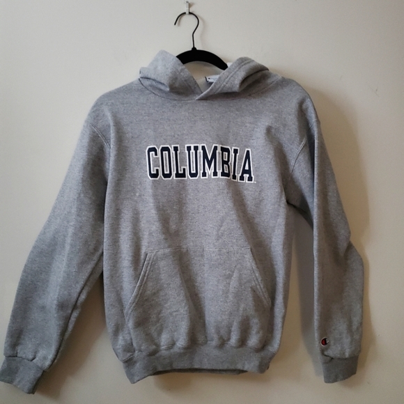 good2Bthrifty's tweet photo. So good I had to share! Check out all the items I'm loving on @Poshmarkapp #poshmark #fashion #style #shopmycloset #wearever #champion #rewash: https://t.co/iXOWEiMyKT https://t.co/im9IktAlOl