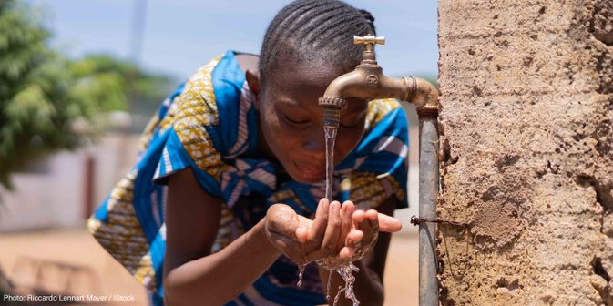 ABCGconserve's tweet photo. Across sub-Saharan Africa, millions of people lack access to clean water & sanitation. Learn more about @ABCGconserve "Advocating for #ecosystems & #FWWASH course" aimed to influence policies, planning & funding for integrated Freshwater #conservation. ▶️https://t.co/6gnvViJyIf https://t.co/QvgIT2Kcea