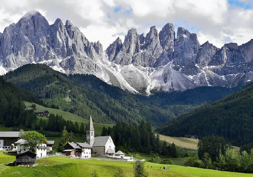 Coucou les Amis, bon mardi à tous. Hi Friends, great Tuesday everyone. Ciao Amici, buon martedi a tutti. 😉💜🌹🙏 Italie / Italy -Dolomites. Italia / Dolomiti ❤️❤️❤️🌹