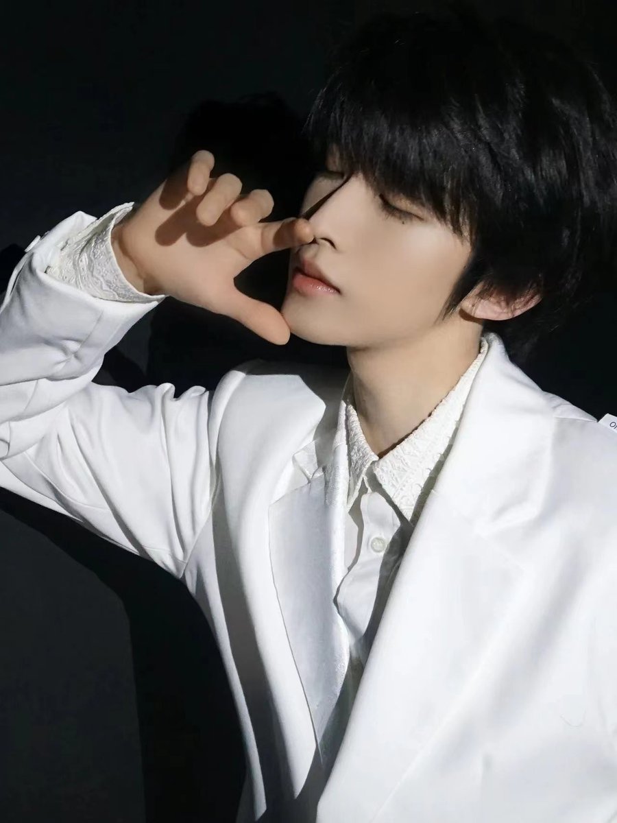 Liuyu_Fanclub's tweet photo. 211207 LIU YU Red Update [ENG]

⬜️

#Liuyu #INTO1Liuyu #刘宇 #劉宇 
#リュウユ #리우위 #หลิวอวี่ #Lưuvũ 
#INTO1 #Wajijiwa #哇唧唧哇 
#RED #小红书 https://t.co/eH1A9NS9VV