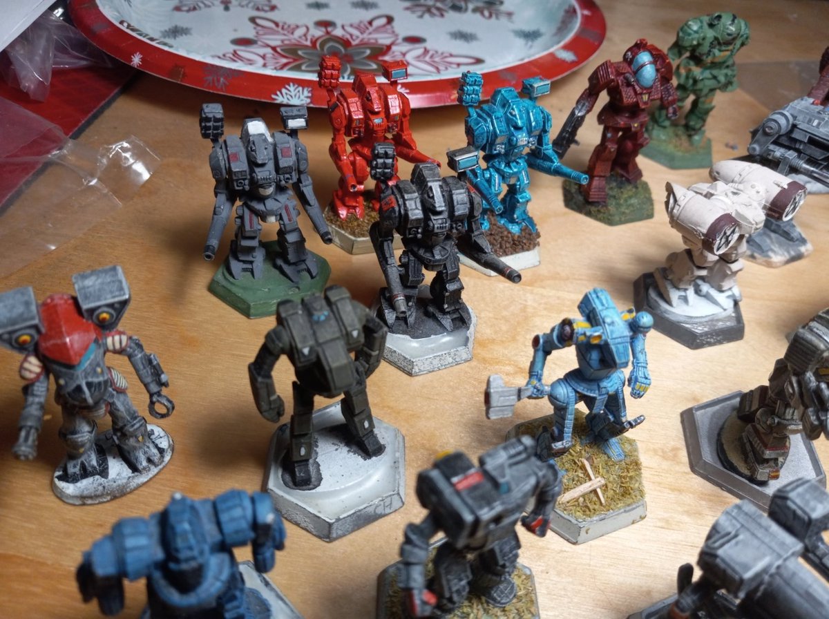 Ranzarok's tweet photo. Found a bunch of my old Ral Partha metal minis from the '80's. Would love to trade for modern plastics. Local swap here I come. #battletech #BattletechBelongsToEveryone #battletechminis #mechwarrior https://t.co/cwyQiYfuDl