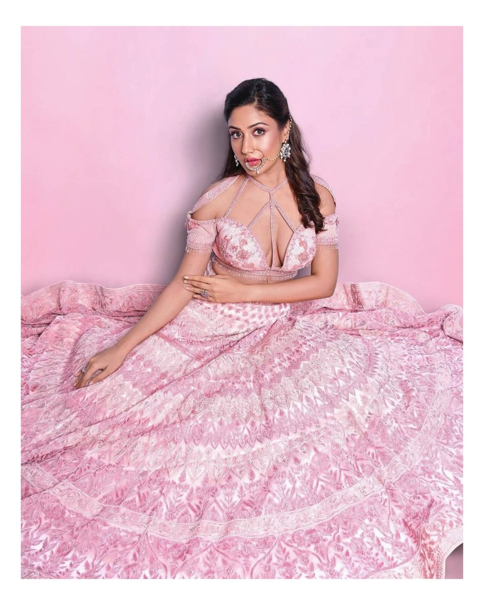 Princess vibe @SurbhiChandna ❤ . . . #SurbhiChandna #fashion #lehenga #fashionstyle #natashaabothra #Stylist #pink #CELEBRITYCLICKS