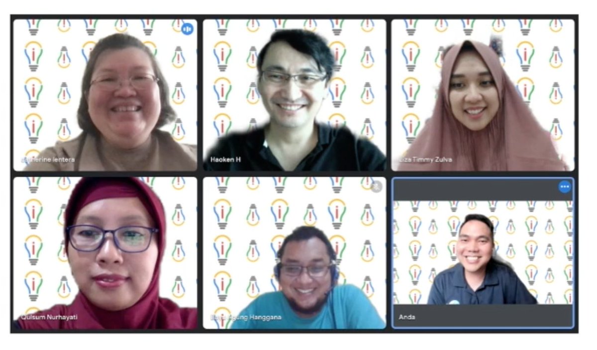 Steven_Sutantro's tweet photo. Happy Graduation Day #VIA21 ! 🎇🎇🎇 
I can't wait to hear your pitchers today. @Haoken1 @timmy_imey @cathlim511 @bayuagungh @NhQulsum It's truly a great honor to be part of your innovation journey. #EdNovaS
#GoogleEI https://t.co/TkvaH5PbY6