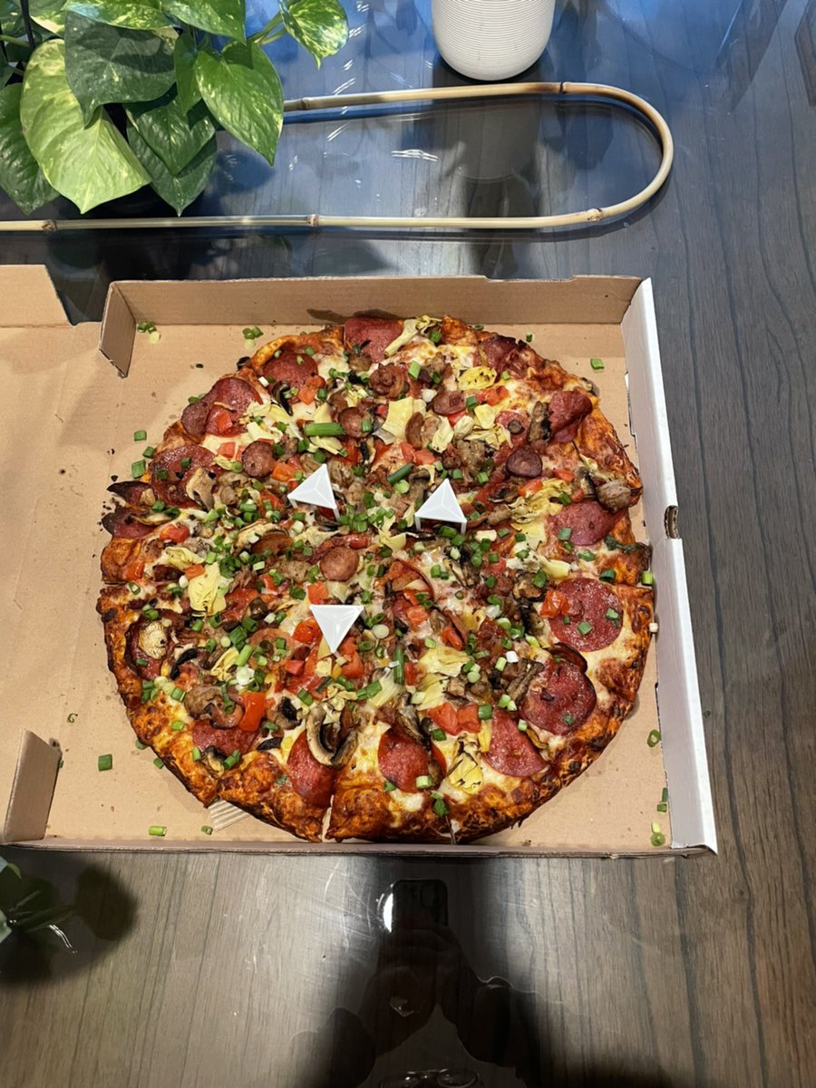 jeffspectre's tweet photo. Celebrating the Wombo Combo's 13th anniversary

Special shoutout to @rbocarrot for taking the photos and introducing me to Mameshiba lol https://t.co/QofOxAkZPt