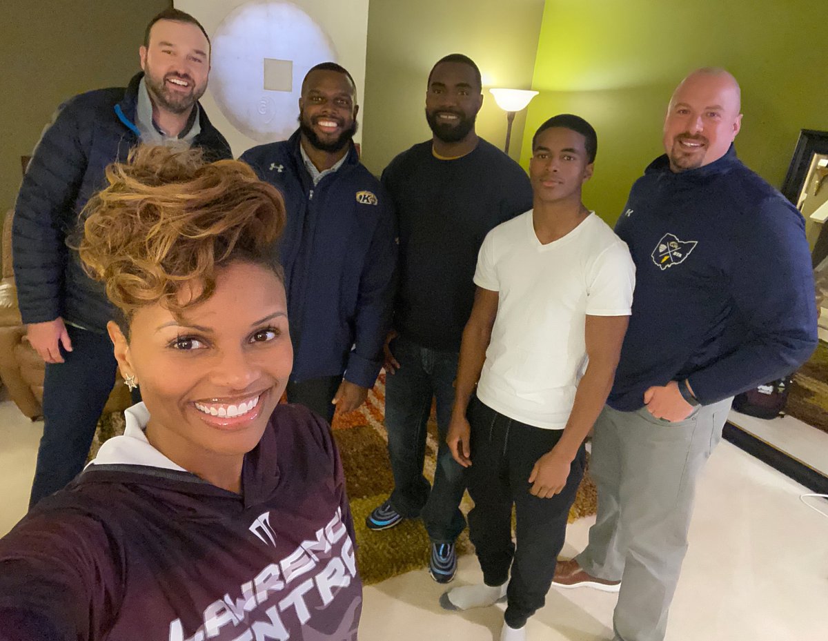 Just_Nic07's tweet photo. ⚡️Home Visit⚡️
@KentStFootball 
#FlashFAST #BeTheAlpha🦅 
Next Stop…Official Visit💙💛 https://t.co/tOTKAwaXL0
