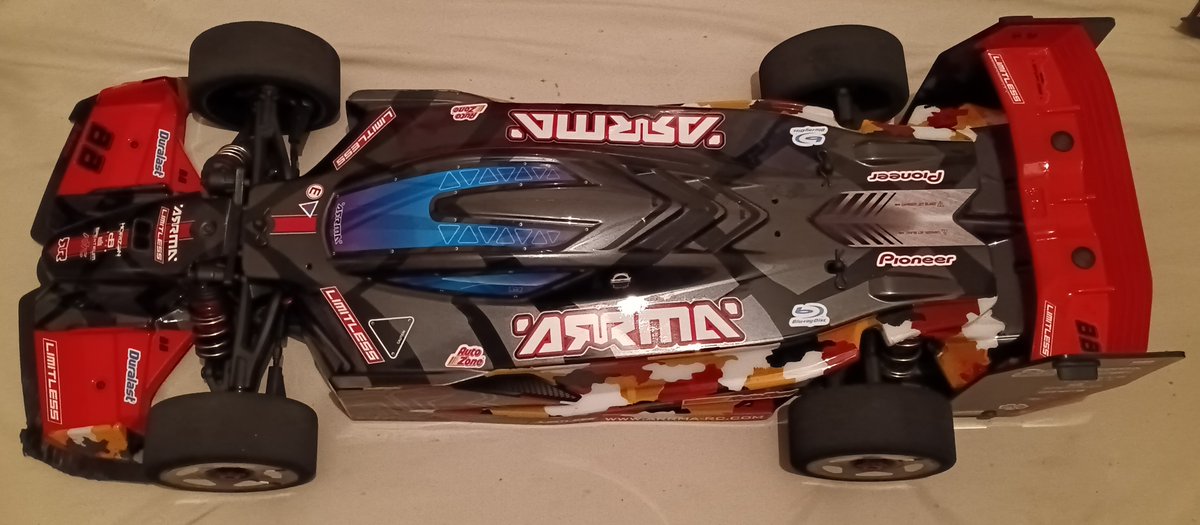 EmmanuelLeander's tweet photo. #MannysTweet88: Already painted the rear wing of the #ArrmaLimitless6s #SpeedBashRoller #AutoZone! https://t.co/gsqtw6GUnB