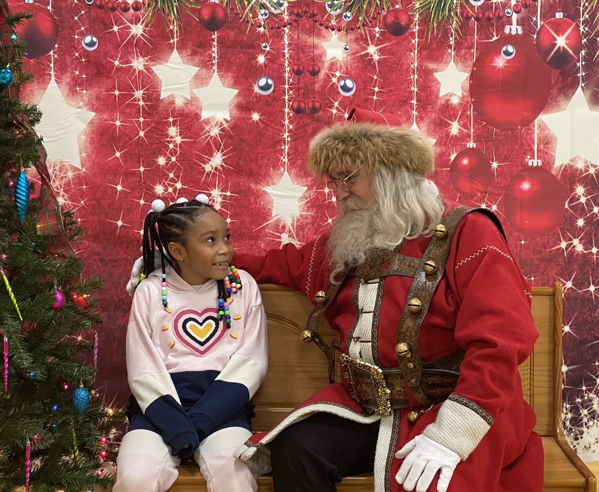 Great family event <a href="/WhittierWire/">Wonderful Whittier</a> tonight!  #community #teamwhittier 🐾 💚