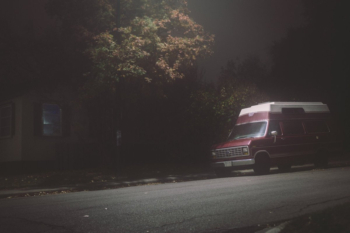 devon_mac's tweet photo. I wish we got more fog in this city.

#streetphotography #NightPhotography https://t.co/lClQuNKJw7