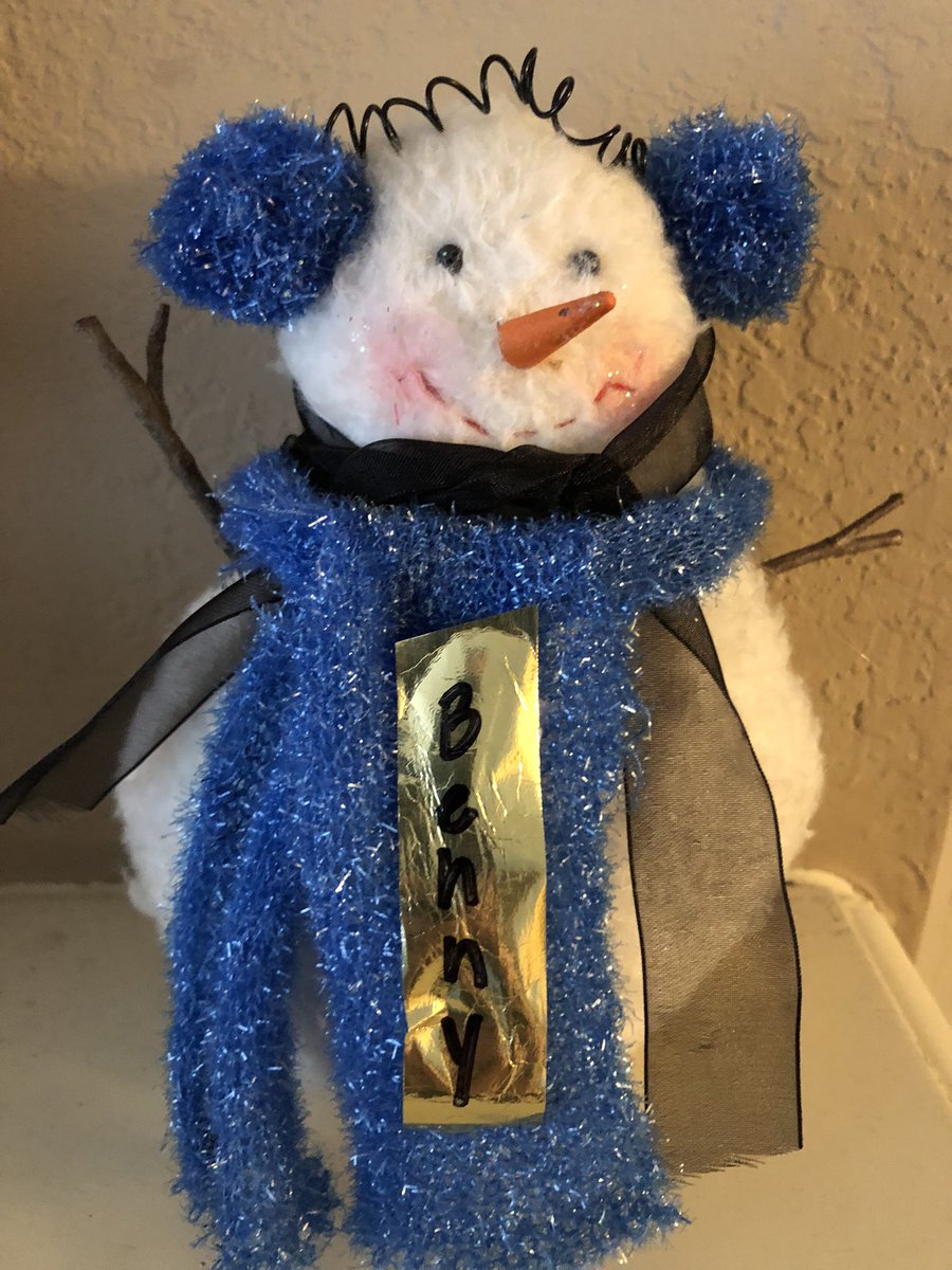 BHKnights512's tweet photo. Benny the Snowman is a bit confused by this Kansas weather and has decided to spend the next 12 school days inside! BH staff is on the look out each day for his hiding spots and ready to enjoy “12 Days of Winter Cheer Giveaways” #bhmountains #workhardandhavefun #team https://t.co/08OHKMs1Kd
