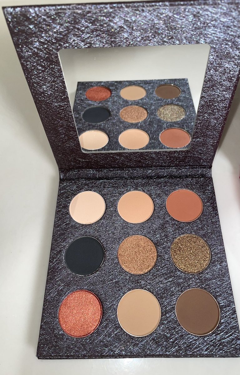 HappyGirlCos's tweet photo. Shop HappyGirlCosmetics high-pigment eyeshadow palettes 🎨  THAT NEWNEW!!!

“Summer” &amp; “Naked”  
9 different shades.

Now available on our website for only $25.00 dollars. Shop https://t.co/PuxyOk7XZE for all of your cosmetics needs. ✨

#COSMETICS https://t.co/ttoFOdeKlT