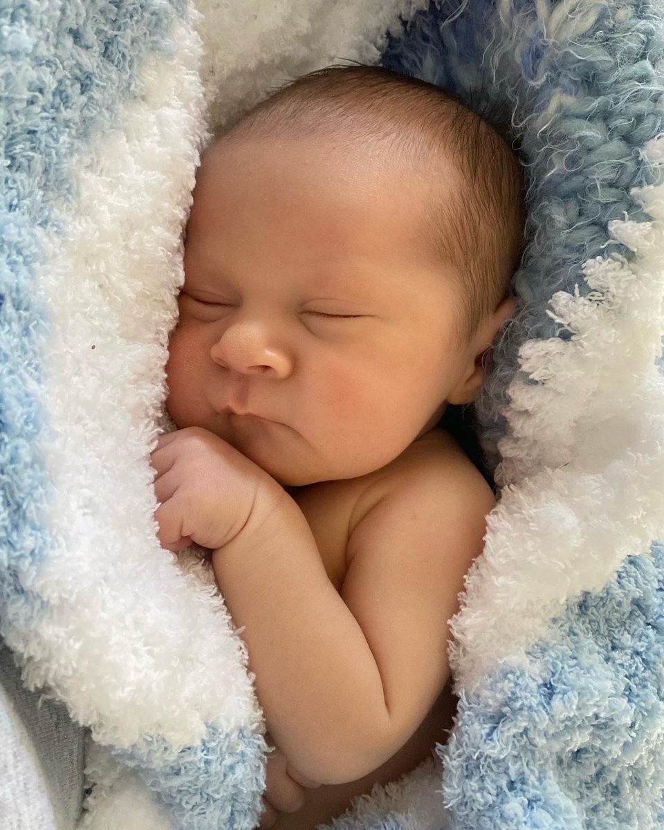 MichelleMonicaM's tweet photo. This Christmas is the most special one of my life. 
My precious miracle angel Westin Stephen Mann.💙🙏🏼🎄👼🏻🤍

#miracle #firsttimemom https://t.co/TItCoVNWi1