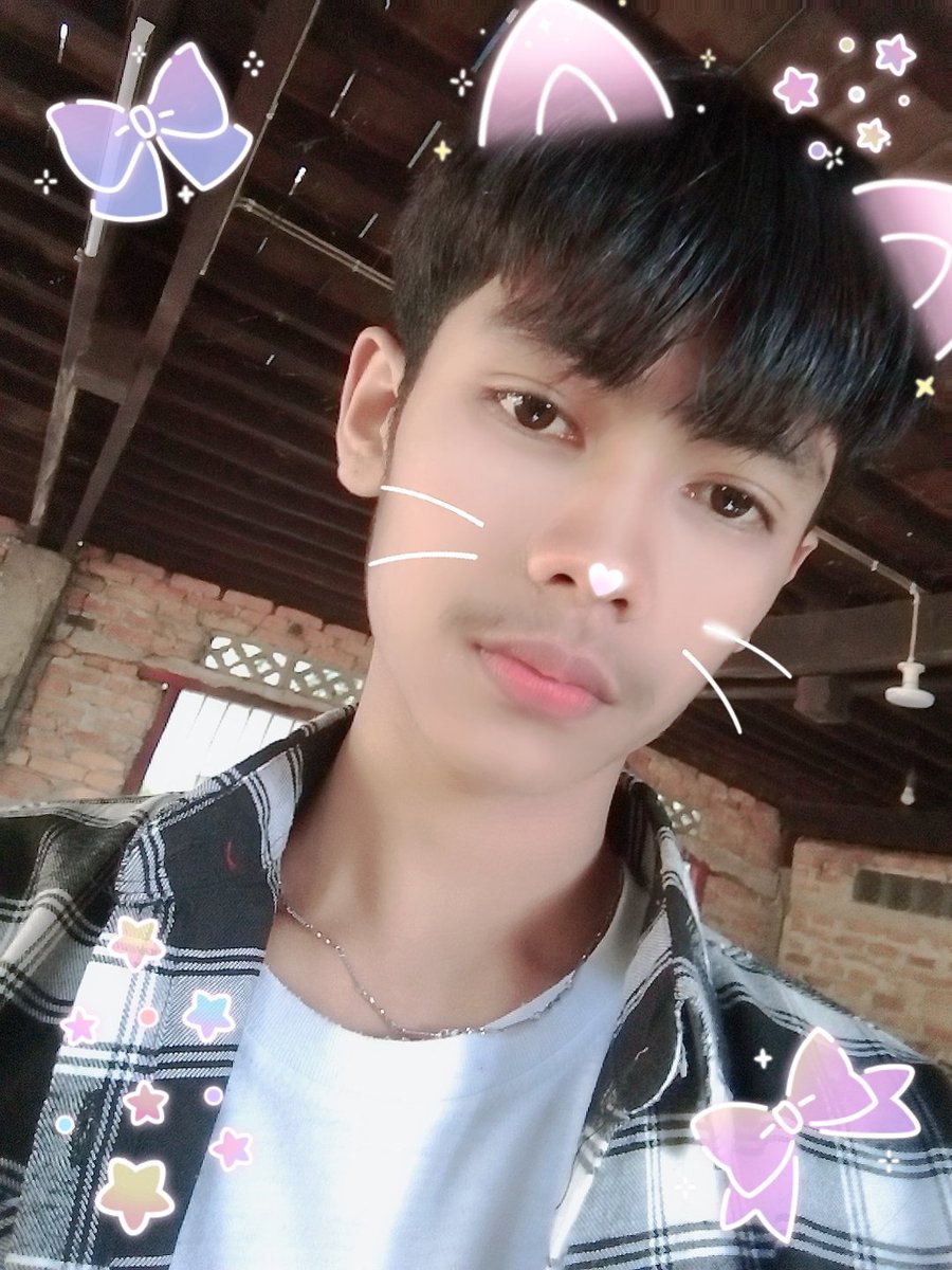 ChitMman's tweet photo. မနက်အစောရီး စျေးဗန်းခင်းမယ်😁
ရည်းစားမရှိဘူးလို့🥺🙄 https://t.co/uEr233OAGK