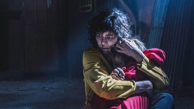 cinergiaonline's tweet photo. #BARS22 | Una madre busca a su hijo en medio de una cacería brutal. REVIEW de #AlTercerDía, de Daniel de la Vega: https://t.co/jhSMlnPaVA https://t.co/LchSsaw3S7