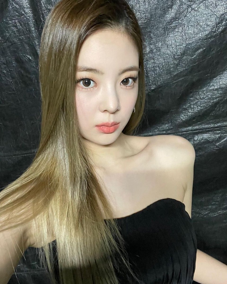 itzycontent's tweet image. #리아 ❥ instagram update