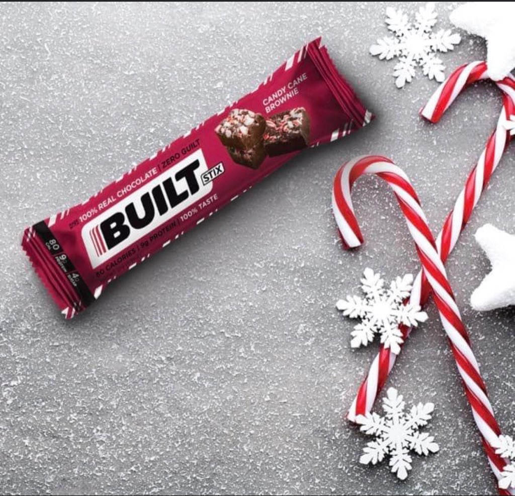 TheAtkinCrew's tweet photo. USE CODE PARDONMYSLEEVE 
Think twix  size! Perfect for holiday snacking. 

#imbuilt #builtbar #vsg #wlscommunityvsg #vsgfoodie #wlscommunityvsg #vsglife #lifestyle #tiny https://t.co/CWwfl5fM4L
