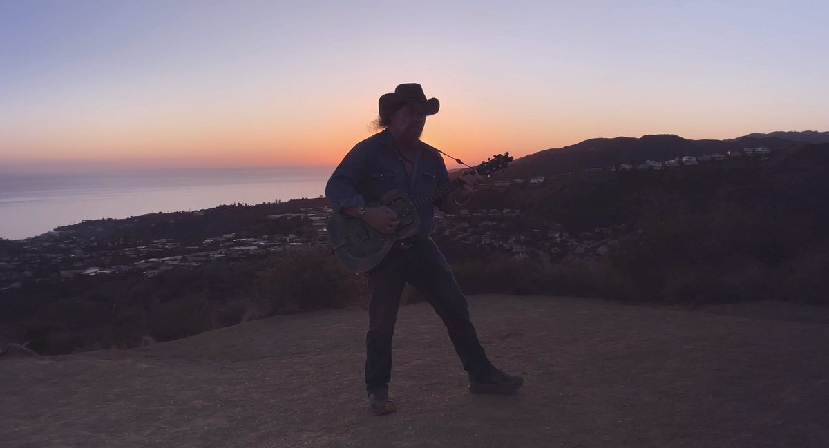 Tomproctor's tweet image. Become a Patreon Supporter today and unlock access to the brand new music video for In My Loving Arms!
patreon.com/tomproctorshow