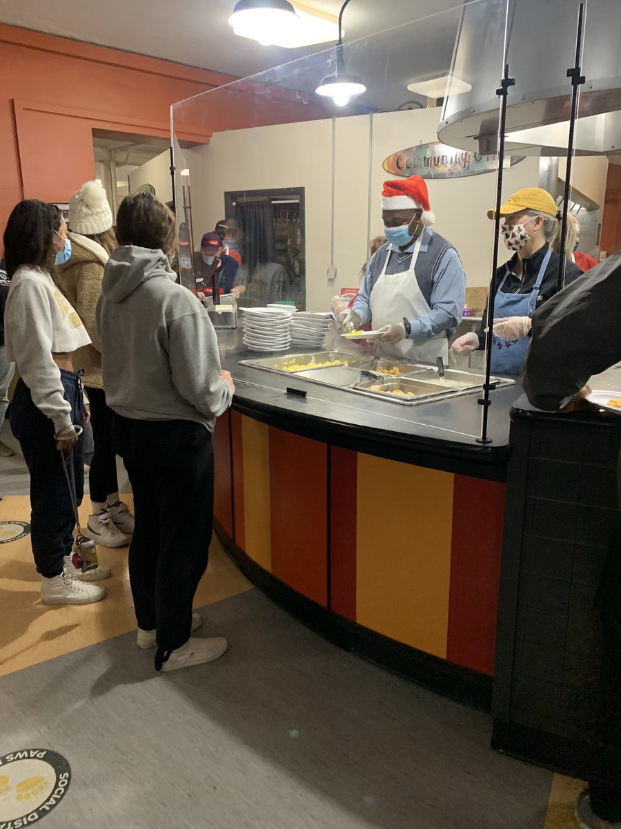 It’s late night breakfast! Take a break from studying and come join us for a little late night snack. It’s free and we’ll be here until 11:00! 🧇🍳☕️