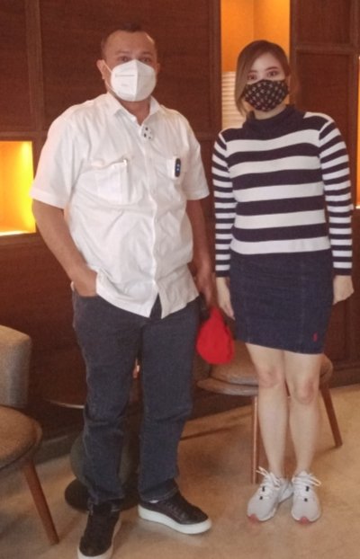 eedhazz______99's tweet photo. Makasih dah berkenan mampir bang @FerdinandHaean3 
Ternyata ganteng orgnya 😊 https://t.co/kv64YDEmEV
