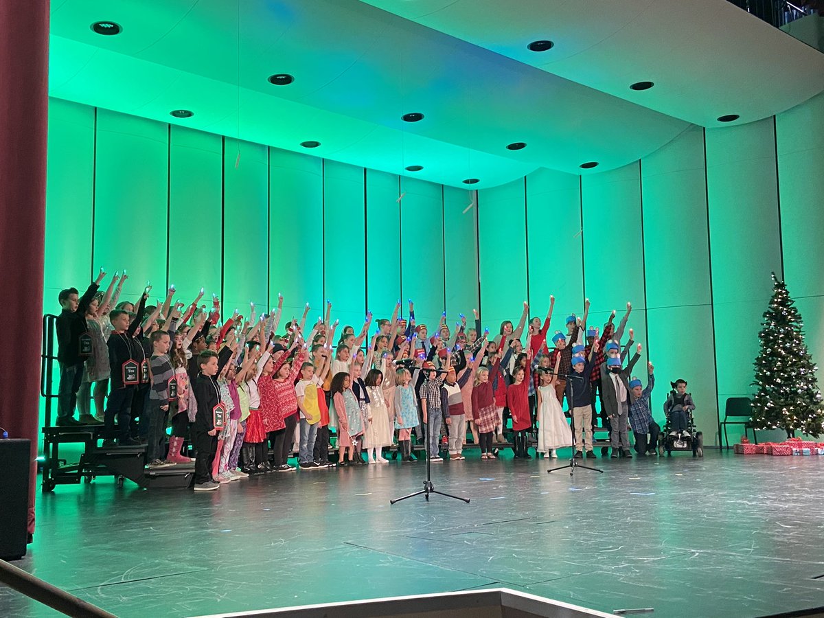 So awesome to have our 2nd and 3rd graders perform in front of an audience for the first time in 2 years! Mrs. Walker does a wonderful job of getting the kids ready to put on a show!