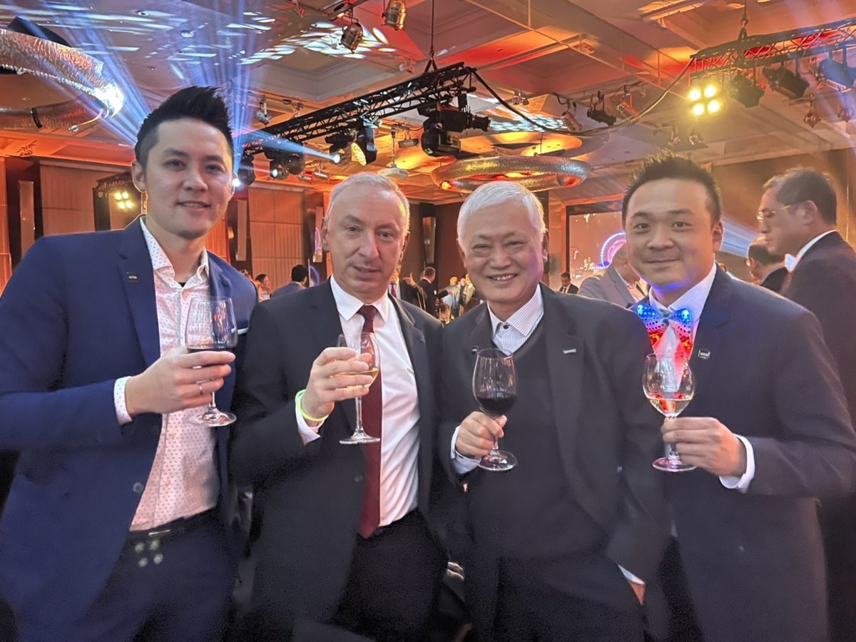UnaBizIoT's tweet photo. UnaBiz attends @CCIFT & French Chamber of Commerce and Industry in Japan's Gala 🥂 A big thank you to our partners who accepted our invitation, we look forward to making the impossible possible with you in 2022! #CCIFJ @FrenchTechJapan @FrenchTechTW @TaipeiCity @Shan_Huang33 https://t.co/SxlLy8f1Vc