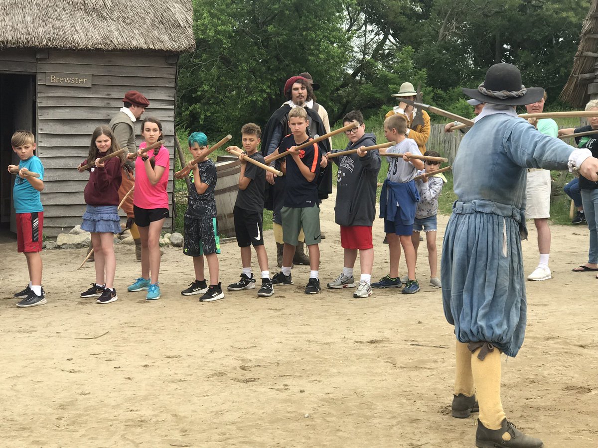 StaceyCharbel's tweet photo. Know of a current 6th or 7th grader who is interested in exploring the city of Boston and learning about America’s past? Dates are booked for 2022 #TravelsBackInTime! Check out more info here: https://t.co/SOCKAswHP7 https://t.co/9XmVRHf6fX