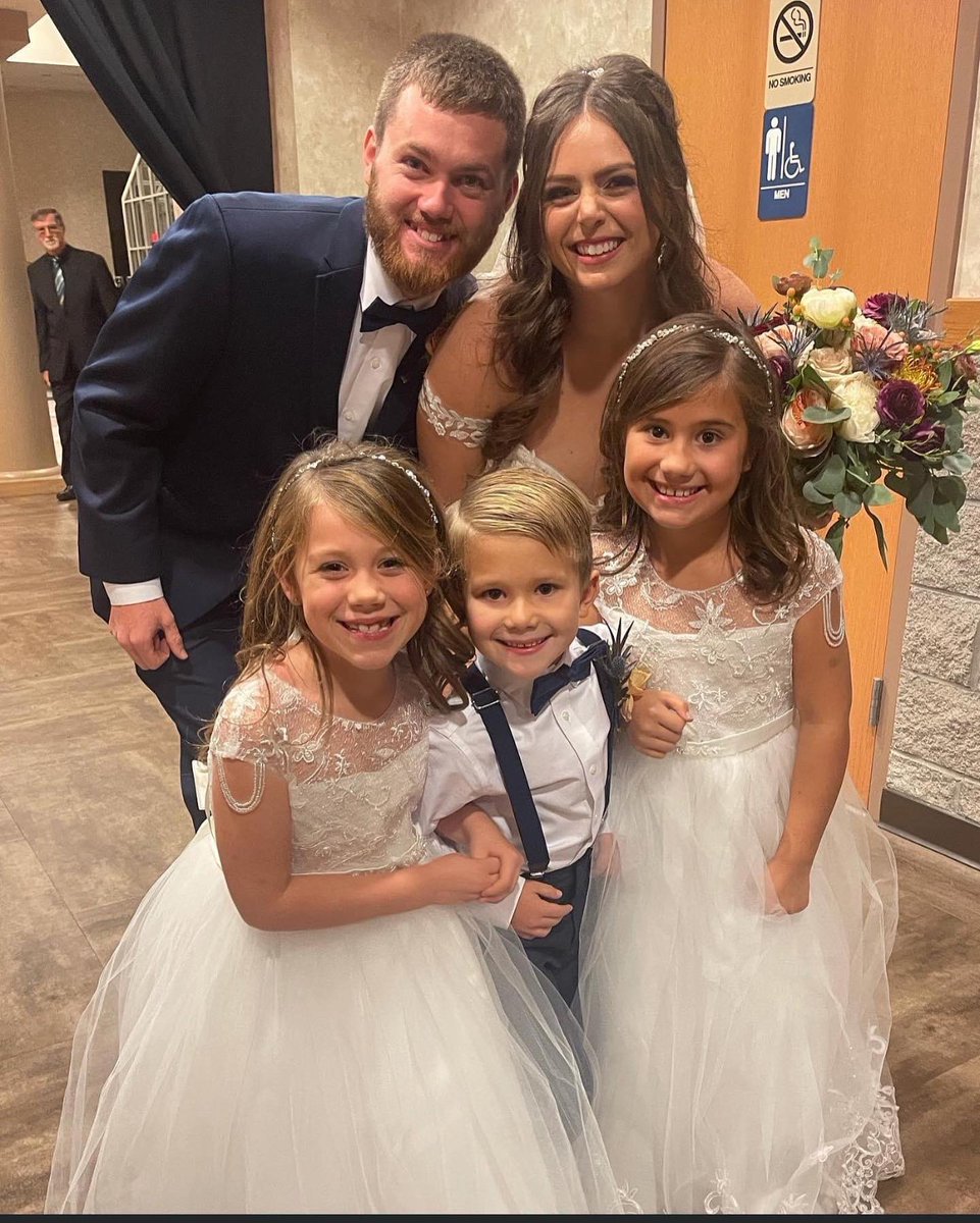 ICYMI two of our coaches got married last month! Congratulations Coach Hunt and Coach Stewart! We appreciate you taking time away from your family to invest in our youth. #valorfamily