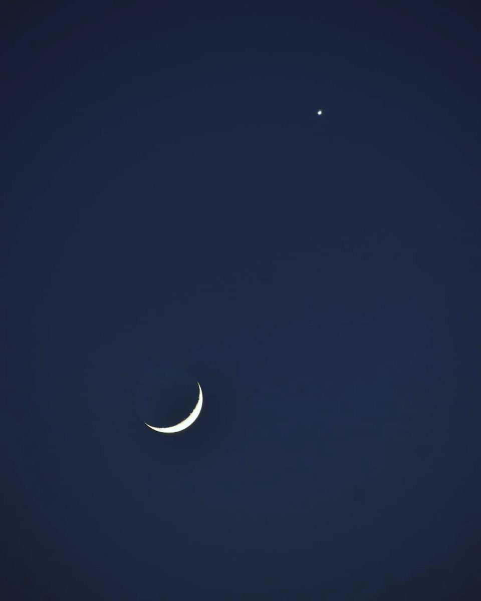 CafeyPancito's tweet photo. Cuando tomo yo la foto vs cuando la toma mi amiga fotógrafa.

#Moon #Luna #Mayella #MoonKnight https://t.co/GfgMtfuI1d