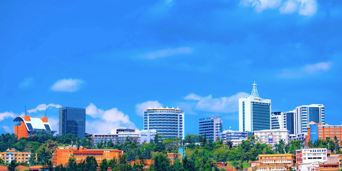 Nyuma y'igihe cy'umwijima u Rwanda turongera twiremamo urumuri rw'icyizere twunga ubumwe twegeranya imbaraga twiremera igitinyiro ku ruhando rw'amahanga. None ubu turakataje mw'iterambere  tuyobowe n'intore izirusha intambwe HE Poul Kagame.Ndumunyarwanda izina ritugira umwe.