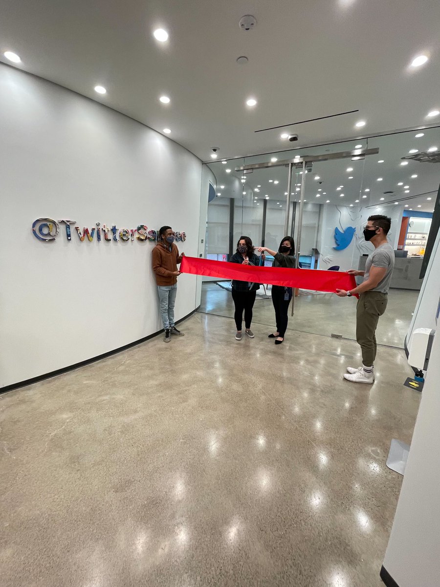 lientm's tweet photo. today we officially opened #TwitterSJ! i can’t wait to meet everyone who will be working out of the office and start building our SJ tweep community!!! here’s pic of us doing ribbon cutting! https://t.co/G8CfqAmJGz