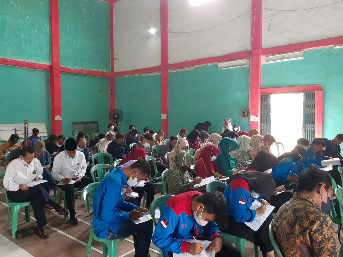 Survey Minat Kepentingan Masyarakat terhadap Penyiaran di Kelurahan Sukajadi Kab.Banyuasin. Dihadiri oleh Ketua KPID Sumsel Guntur,SH Lurah Sukajadi Bpk. Halimantori, S.Ag dan Kord.Kegiatan Nurian,S.Sos serta KNPI Banyuasin,Ibu PKK Banyuasin Kel.Sukajadi.