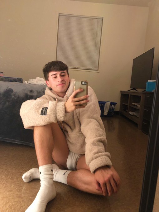 the boy // the ass https://t.co/aCvf5iLnZb